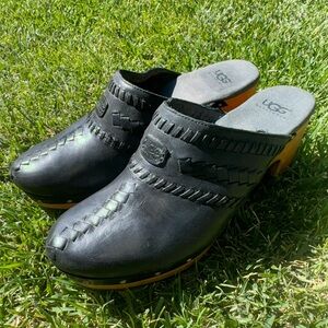 UGG Australia Women's Black Leather Wood Heel Stud Clogs Mules Sherpa Shoes Sz 9